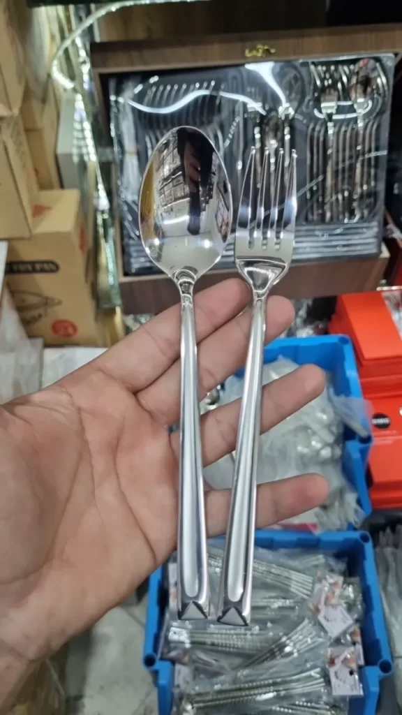 سرویس قاشق چنگال یونیک 144 پارچه 24 نفره مدل مونت کارلو هولایف