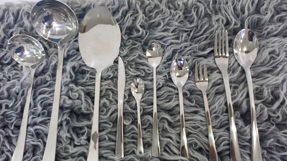 سرویس قاشق چنگال یونیک 120 پارچه 24 نفره مدل شیکاگو هولایف